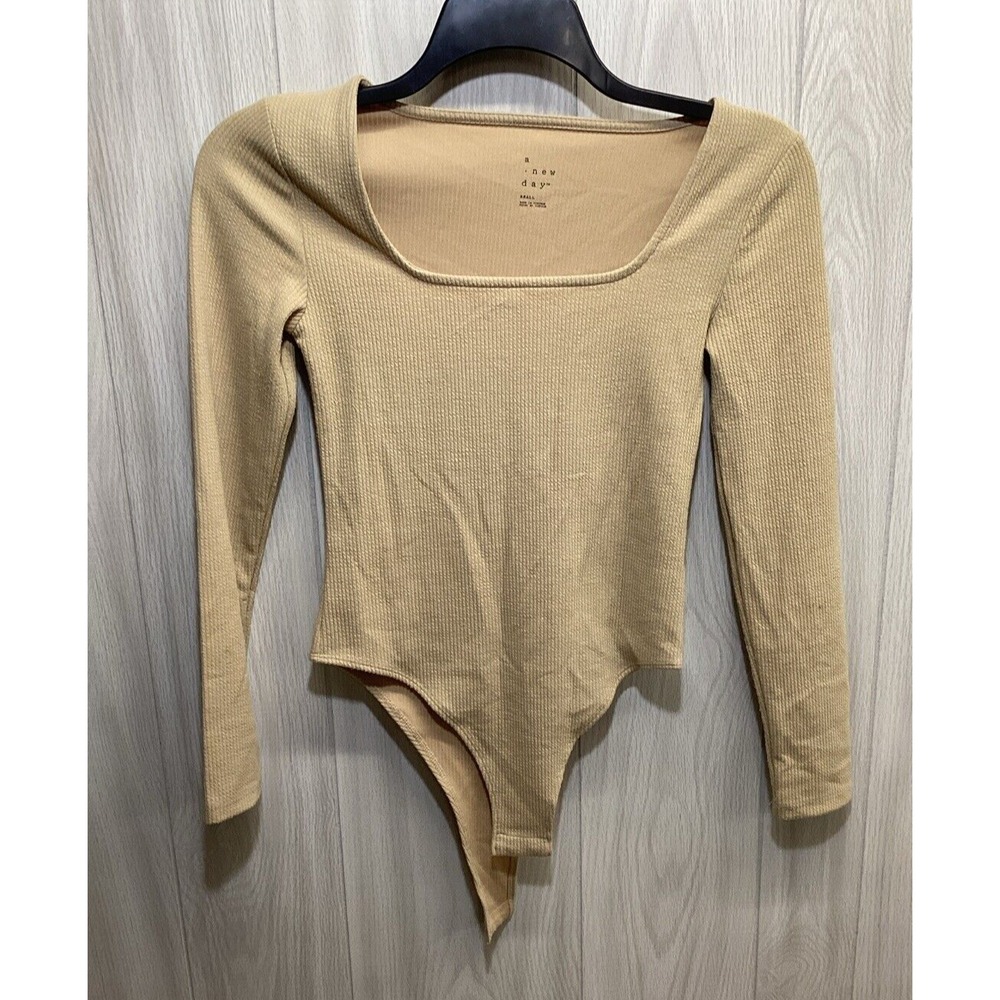 A NEW DAY Women's (Size S) Long Sleeve Scoop‎ Neck Bottom Button Shirt